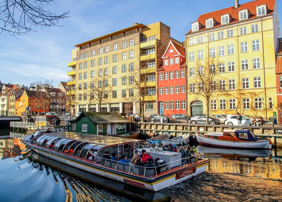 Grachtentocht inbegrepen bij het Kopenhagen Bus en Boottocht Ticket langs Nyhavn